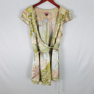 Max Rave Shirt Juniors Medium Top Satin Short Cap Sleeve Surplice Neck Belted‎